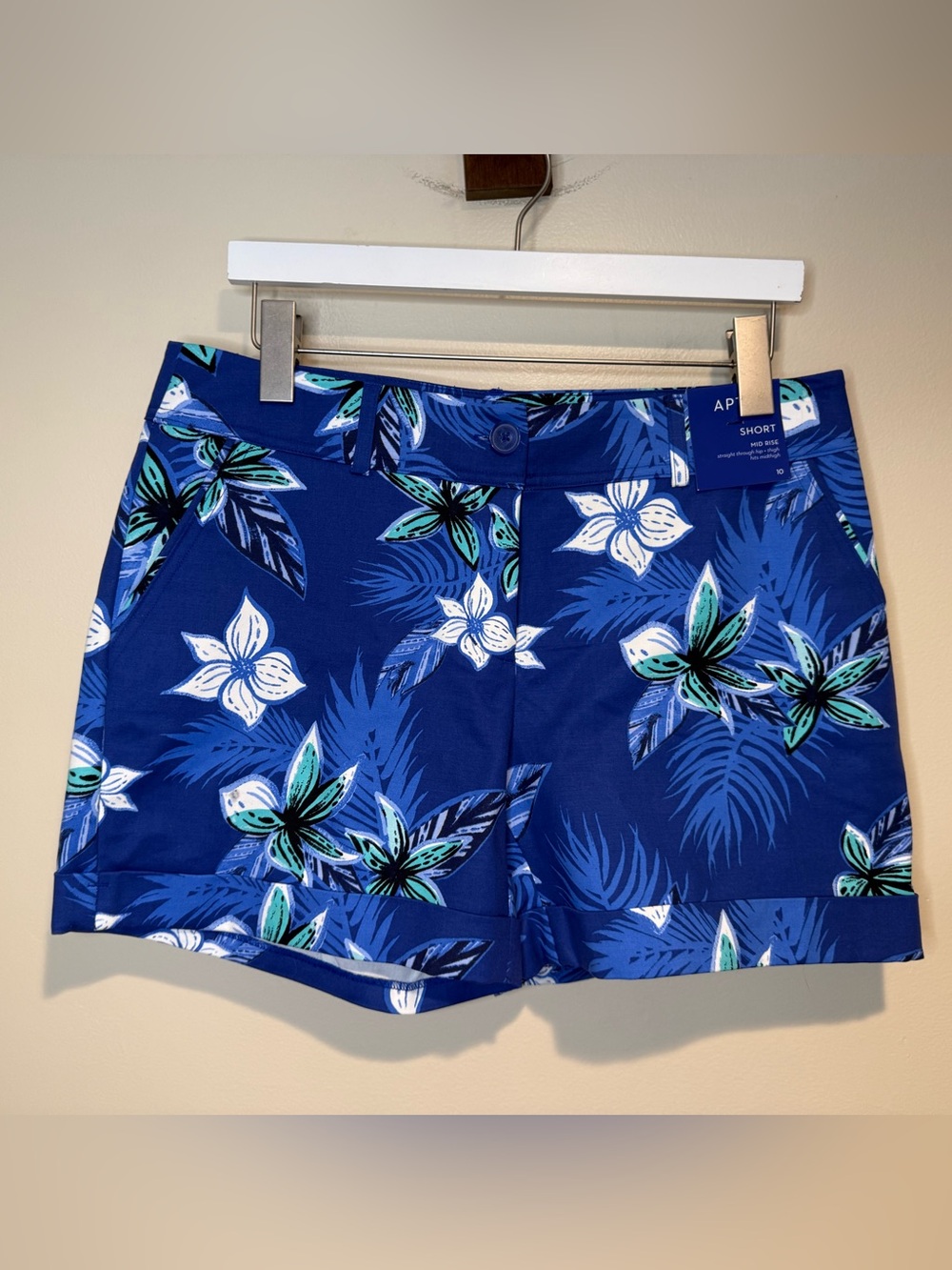 Apt. 9 Torie Shorts blue tropical print